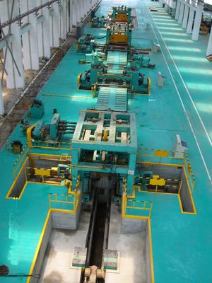 Línea de producción de nivelación y corte de placas CNC para chapas de acero laminadas en caliente