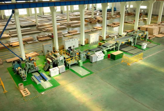 Máquina de cortar horizontal de 306 kW para el corte de bobinas de acero