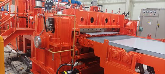 Máquina de corte de bobinas de acero de rodadura en frío con cizalladura voladora Máquina de corte de bobinas de metal