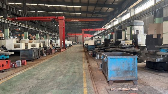 Nivelador de bobinas de acero para aplanar y volver a enrollar hojas metálicas en la fabricación de automóviles