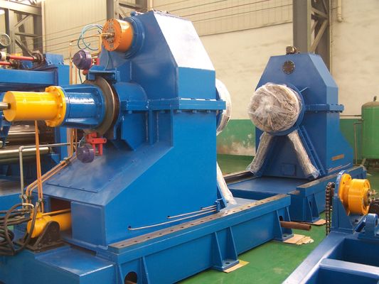 PLC controlado de acero de bobina de desenrollador lineal de recorte y recorrido para la salida