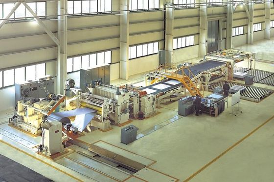 Línea de producción de cizallas voladoras de desenrollamiento de bobinas metálicas con inspección de salida por video