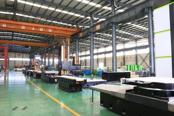 Máquina de perforación y fresado CNC competitiva con precisión de posicionamiento de ± 0,03/500 mm