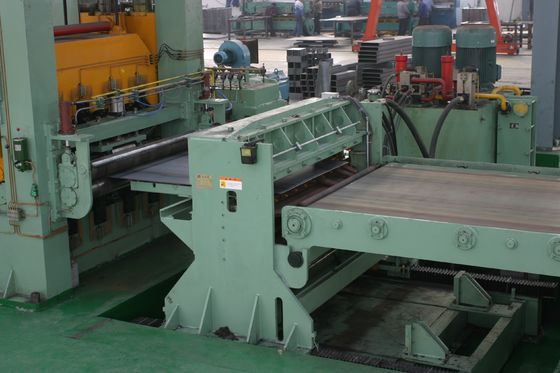 Máquina de corte de bobinas de acero con unidad de corte de cruz de rodadura en caliente y potencia nominal de 681 kW