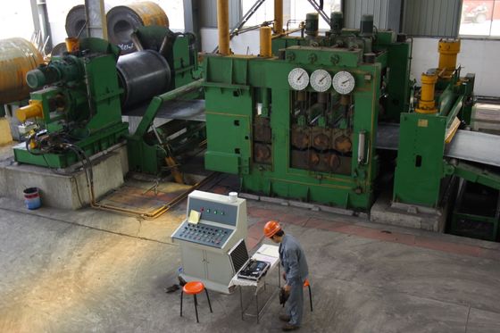 Línea de producción de nivelación y de corte por desenrollamiento con engranaje para el corte de acero de precisión