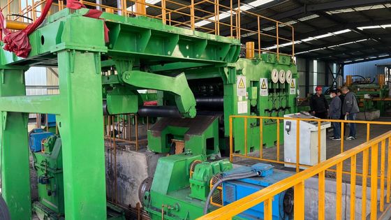 Línea de producción de desenrollamiento y nivelación de cortes de chapa de 380V para un peso de bobina de 35T