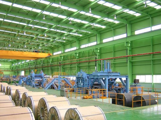 Línea de corte de nivel de desenrollamiento de bobinas de acero inoxidable de alta velocidad para obras de construcción