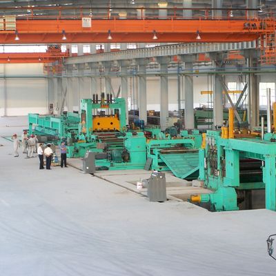 Máquina de corte a longitud de acero en rodillo caliente para desenrollar, nivelar, cortar y apilar