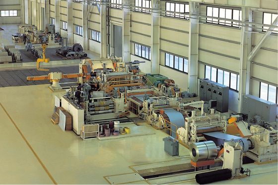 Línea de producción de cizallas móviles para nivelación de alta precisión Peso de bobina 28T